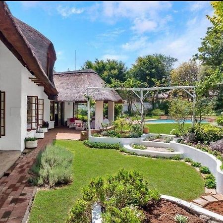 Libra Lodge Сандтън Екстериор снимка
