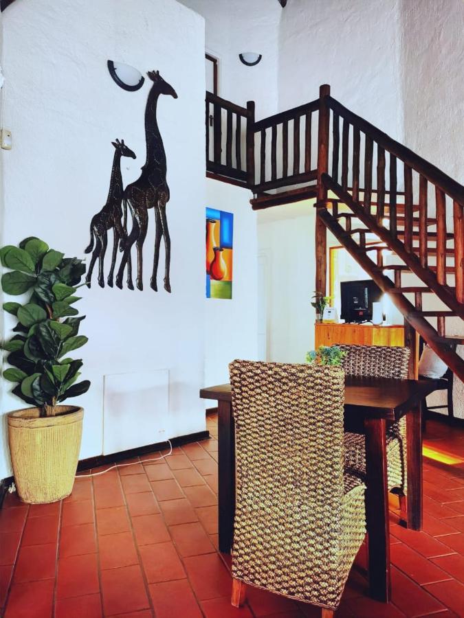 Libra Lodge Сандтън Екстериор снимка