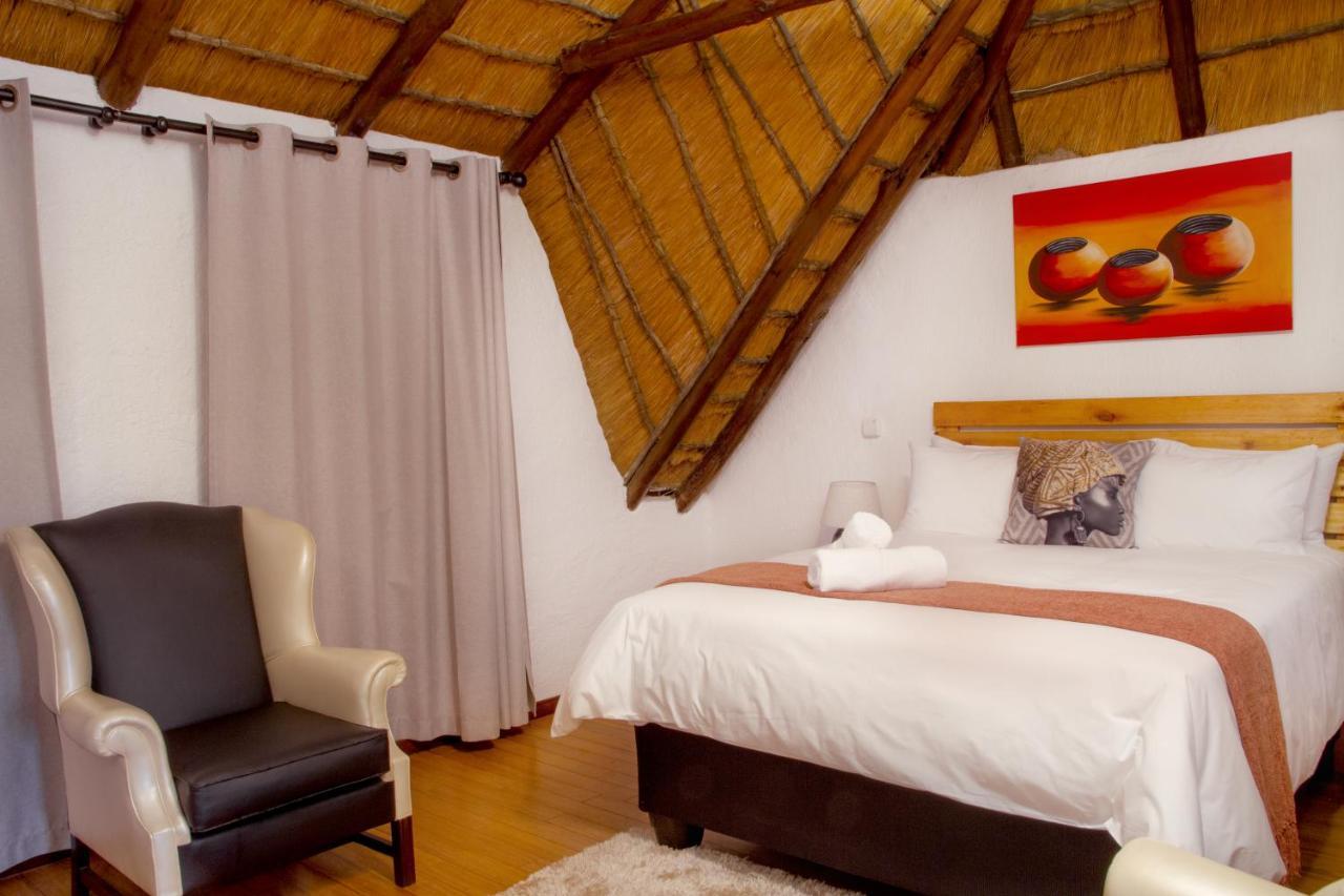 Libra Lodge Сандтън Екстериор снимка