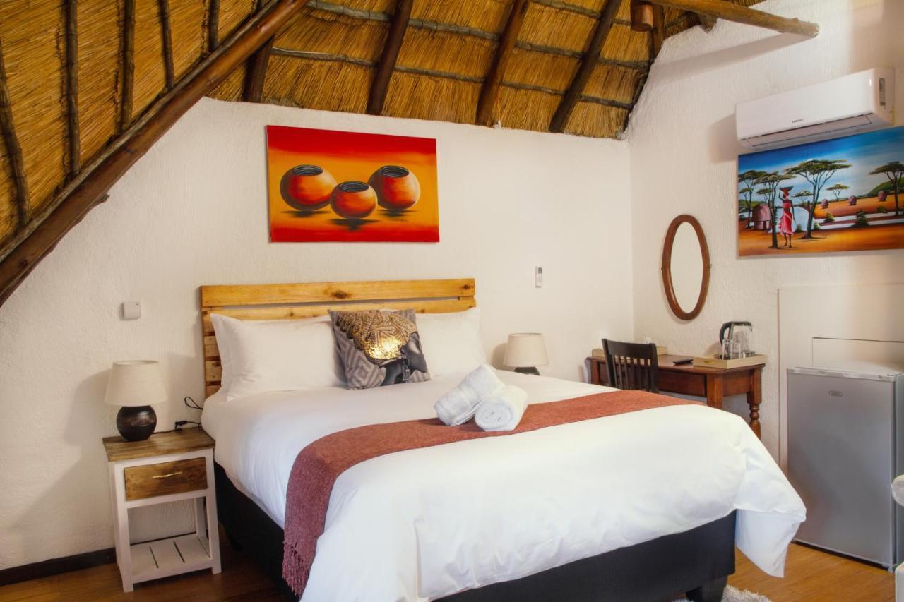 Libra Lodge Сандтън Екстериор снимка