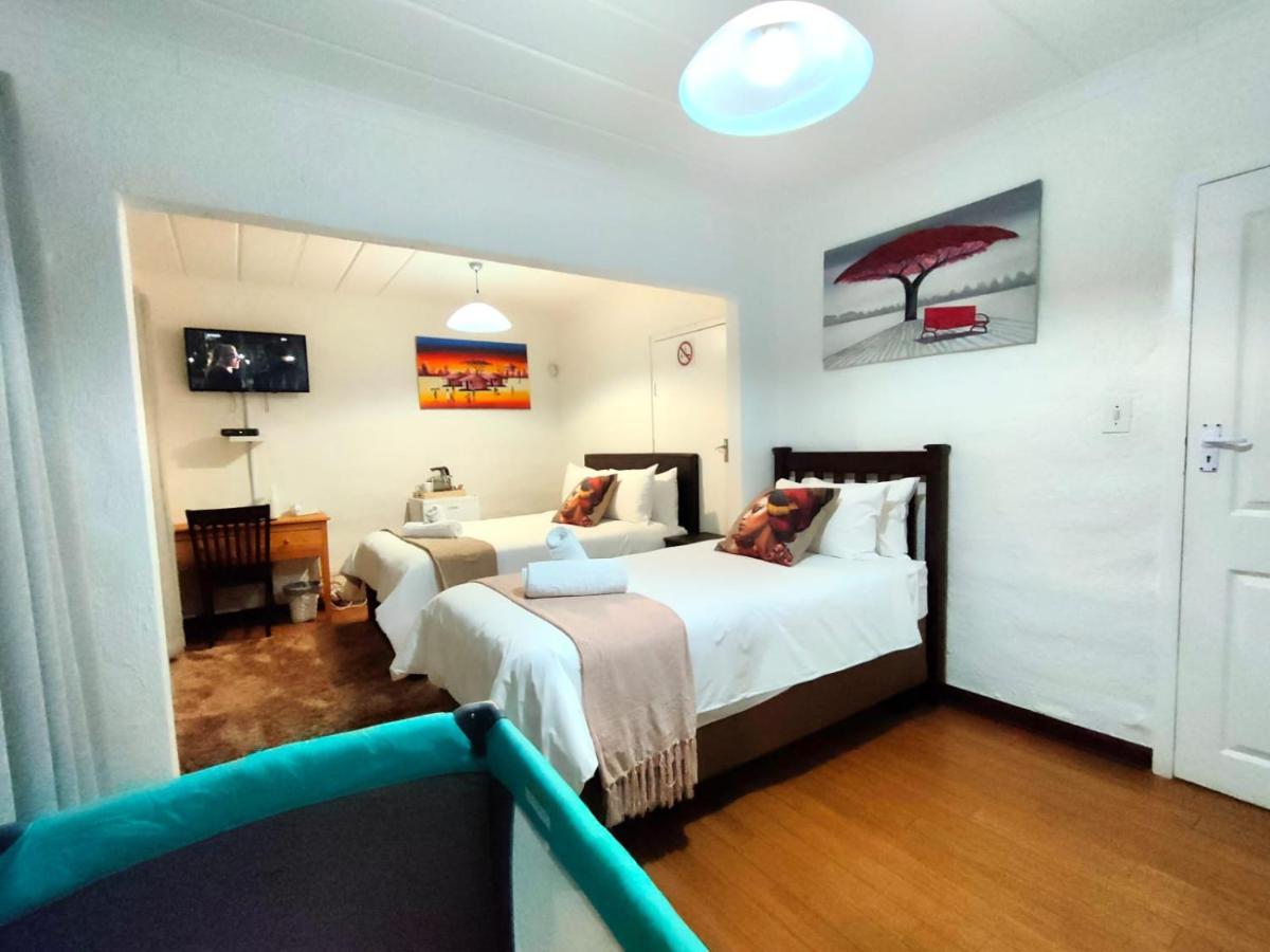 Libra Lodge Сандтън Екстериор снимка